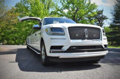Rent Lincoln Navigator-White Jet Door in NJ and NY through Limo-Service-NY